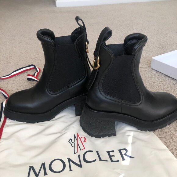 Moncler Gigi Lug Sole Chelsea Womens Boot - Picture 9 of 16